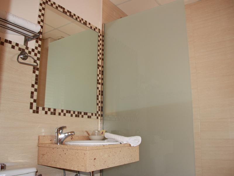Hostal Rte. Elena Fuentes de Ebro Room photo