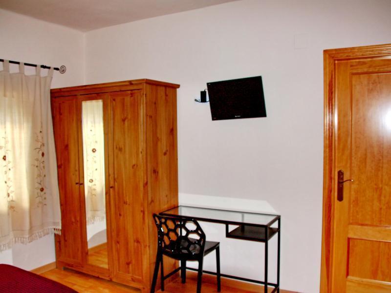 Hostal Rte. Elena Fuentes de Ebro Room photo