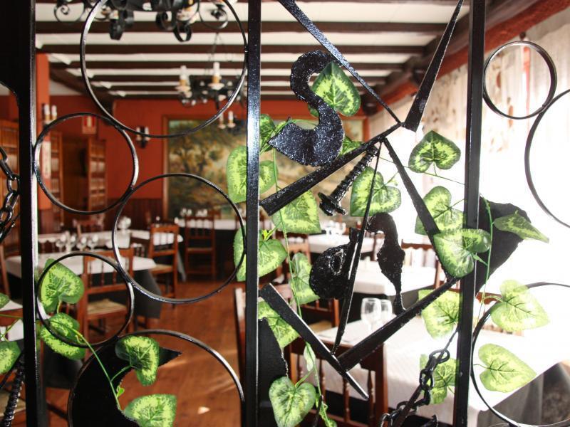 Hostal Rte. Elena Fuentes de Ebro Exterior photo